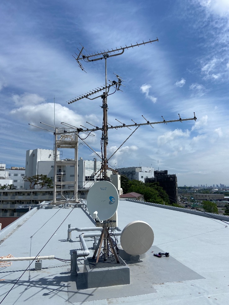 Amazon | 室内 HD テレビ アンテナ 地デジ 卓上 TV F型 地デジ UHF VHF ブースター付 マグネット式 受信範囲180Km  USB式 避雷 設置簡単 DAN39B | E-better | TVアンテナ