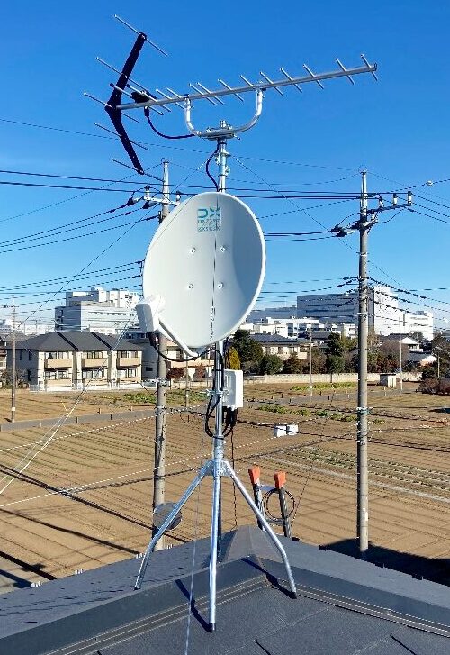 地デジ、衛星放送用テレビアンテナを正しい向きに自分で調整する方法とは？ アンテナ角度の調整に必要となる工事の手順も解説